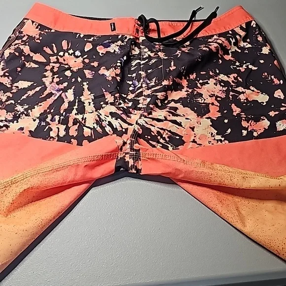 O'Neil size 34" orange and black swim shorts - Picture 5 of 6